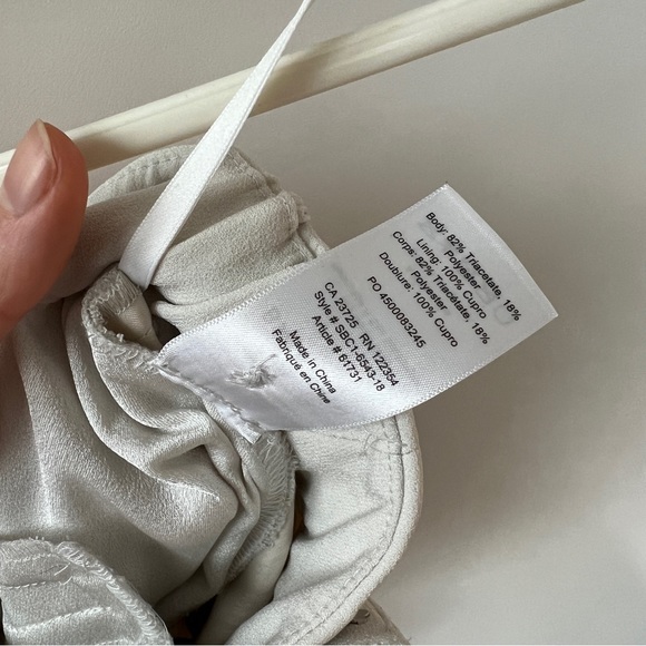 (SOLD ON FB) ARITZIA BABATON Hikaru Skort - Picture 7 of 8